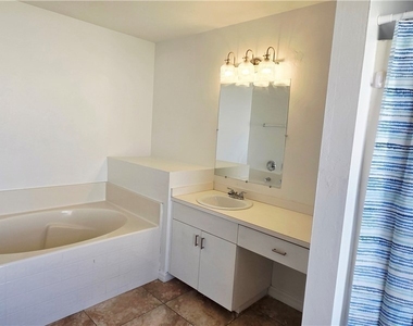 541 Nw 18th Avenue - Photo Thumbnail 10