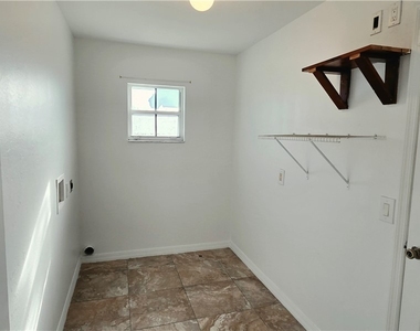 541 Nw 18th Avenue - Photo Thumbnail 7
