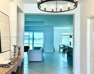 9291 Aqua Overlook Court - Photo Thumbnail 4