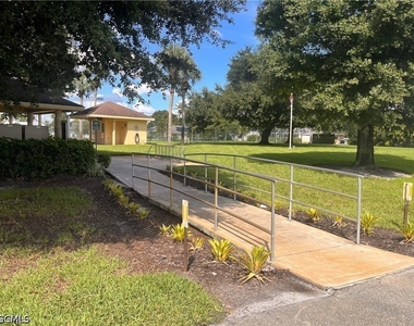 536 Whispering Wind Bend - Photo Thumbnail 22