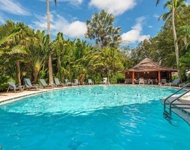 1300 Gulf Shore Boulevard N - Photo Thumbnail 2