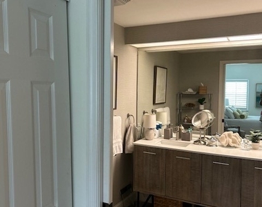 7564 Silver Trumpet Lane - Photo Thumbnail 10