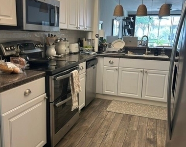 7564 Silver Trumpet Lane - Photo Thumbnail 3