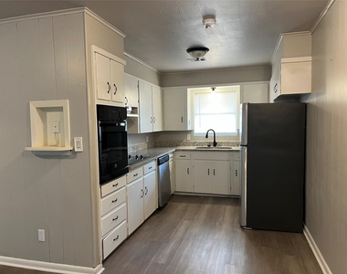 1621 Tech Avenue - Photo Thumbnail 6