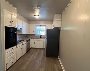 1621 Tech Avenue - Photo Thumbnail 8