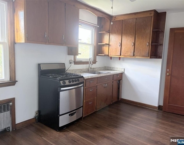284 Main - Photo Thumbnail 13