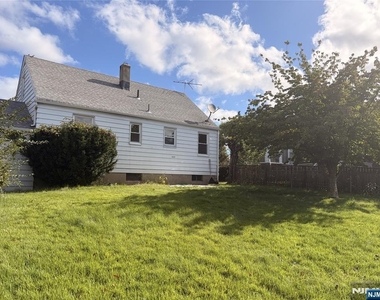 284 Main - Photo Thumbnail 1