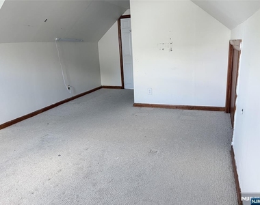 284 Main - Photo Thumbnail 19