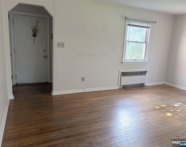 284 Main - Photo Thumbnail 6