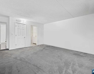 310 Lookout - Photo Thumbnail 17