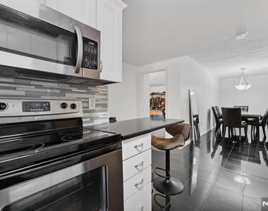 310 Lookout - Photo Thumbnail 8