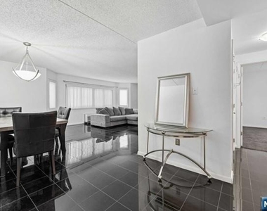 310 Lookout - Photo Thumbnail 14