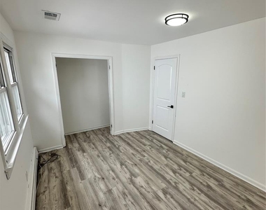 739 Lake - Photo Thumbnail 14