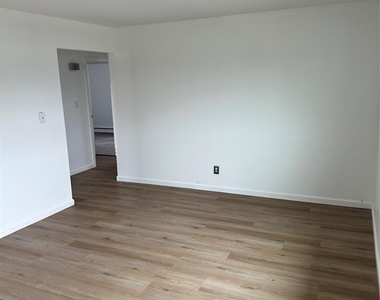 739 Lake - Photo Thumbnail 5