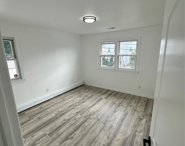 739 Lake - Photo Thumbnail 13