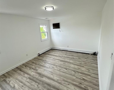 739 Lake - Photo Thumbnail 16