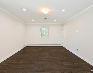39 Hickory - Photo Thumbnail 15