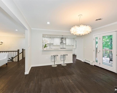 39 Hickory - Photo Thumbnail 11