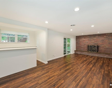 39 Hickory - Photo Thumbnail 19