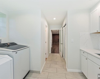 39 Hickory - Photo Thumbnail 23