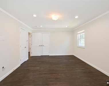 39 Hickory - Photo Thumbnail 18