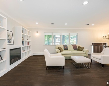 39 Hickory - Photo Thumbnail 6