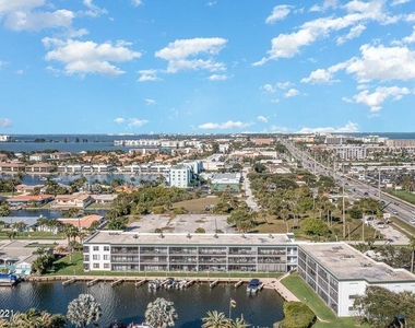 1595 N Atlantic Avenue - Photo Thumbnail 3