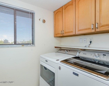 1595 N Atlantic Avenue - Photo Thumbnail 7