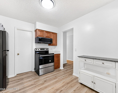 9000 York Lane - Photo Thumbnail 5