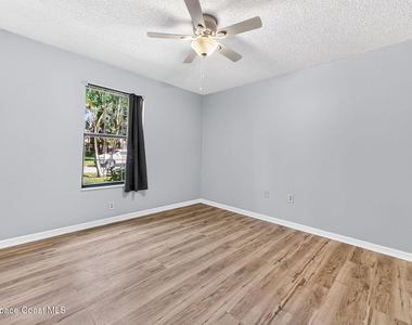 9000 York Lane - Photo Thumbnail 24