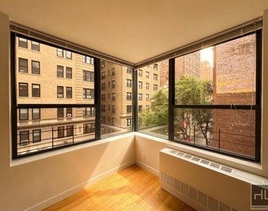 West 87th Street - Photo Thumbnail 1