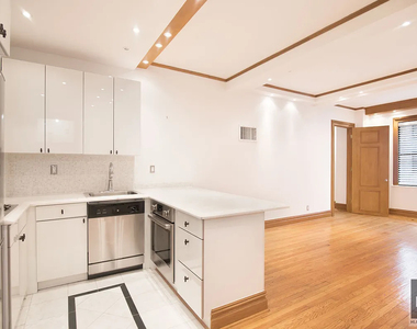 West 58 Street - Photo Thumbnail 2