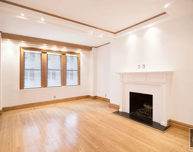 West 58 Street - Photo Thumbnail 1