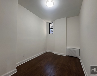 West 68 Street - Photo Thumbnail 4