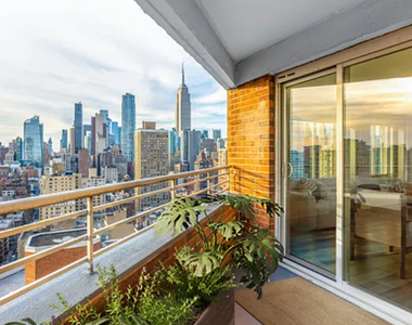 2nd Avenue - Photo Thumbnail 5