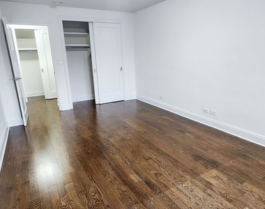 E 16 St - Photo Thumbnail 4