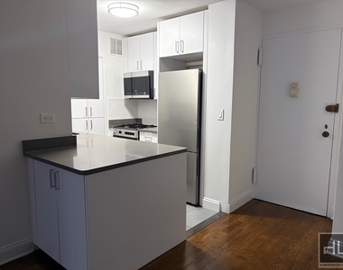 East 56 Street - Photo Thumbnail 2
