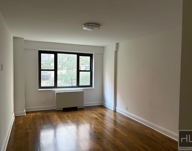 East 56 Street - Photo Thumbnail 1