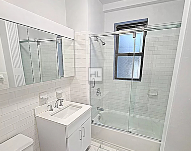 West 55 Street - Photo Thumbnail 3