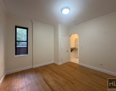 2 Avenue - Photo Thumbnail 3