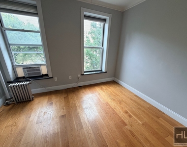 West 53 Street - Photo Thumbnail 5