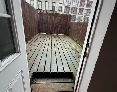 West 53 Street - Photo Thumbnail 2