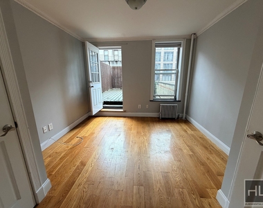 West 53 Street - Photo Thumbnail 1