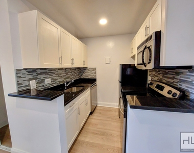 West 34th Street - Photo Thumbnail 2