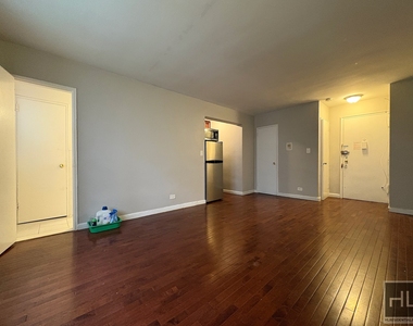 East 58 Street - Photo Thumbnail 1