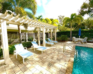 1104 Coral Lane - Photo Thumbnail 19