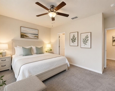 1104 Coral Lane - Photo Thumbnail 8