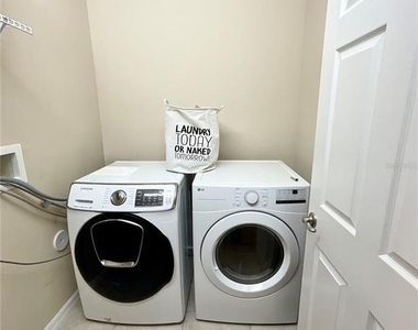 1104 Coral Lane - Photo Thumbnail 17