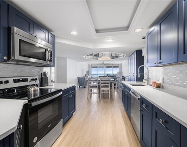 1310 Gulf Boulevard - Photo Thumbnail 8