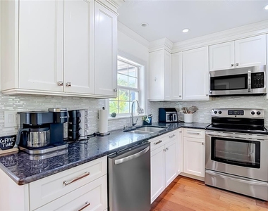 8261 Malvern Circle - Photo Thumbnail 8